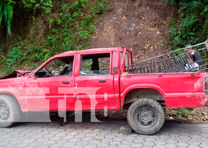 Foto: 1 fallecido y 8 lesionados tras impacto de camioneta en Jinotega / TN8 