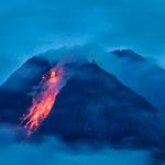 Volcán 'Merapi' uno de los más peligrosos del mundo hace erupción (VIDEO)