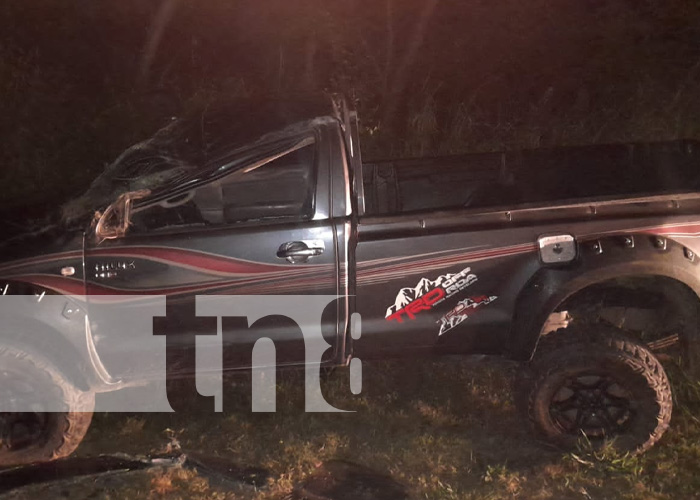 Foto: Accidentes: Ciclista muere tras caer de una pendiente y vuelco de camioneta en Jalapa / TN8