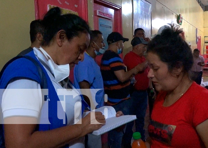 Autoridades acompañan a familiares de los fallecidos en el accidente de Matagalpa
