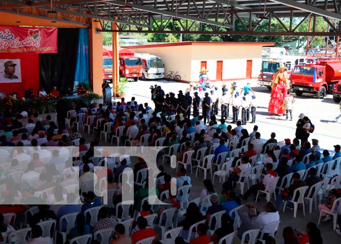 Foto: Inauguración en León: Nueva Estación de Bomberos y Oficina de Trámites Migratorios / TN8