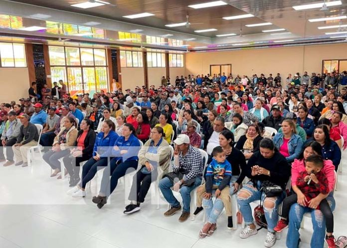 Foto: Jinotega Celebra: Servidores Públicos Reciben Bono Navideño  / TN8