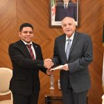Embajador de Nicaragua presenta copias de estilo ante el canciller de Argelia