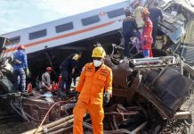Foto:Choque entre dos trenes deja al menos tres personas fallecidas en Indonesia/Cortesía