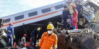 Foto:Choque entre dos trenes deja al menos tres personas fallecidas en Indonesia/Cortesía