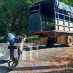 Chavalo de 26 años se estrella contra un camión en carretera a Tipitapa