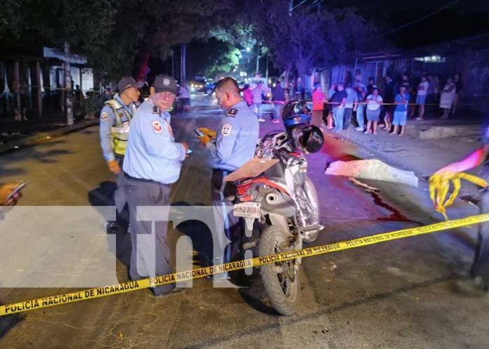 Foto: Peatón muere tras ser arrollado por microbús en el barrio La Fuente / TN8