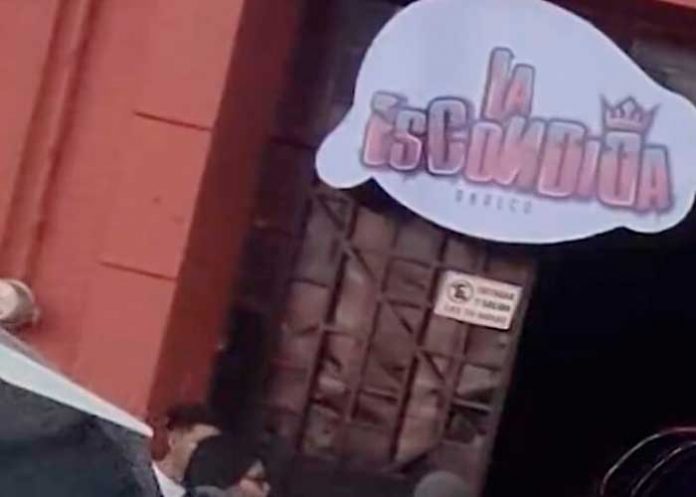 Bar en Puebla, México regalaba licor a clientes que se quitaran la ropa