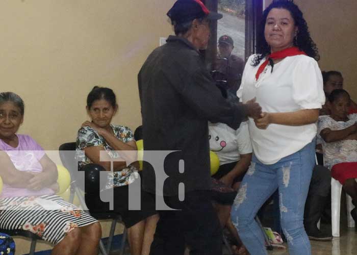 Foto: Realizan alegre bailongo con adultos mayores en Siuna / TN8