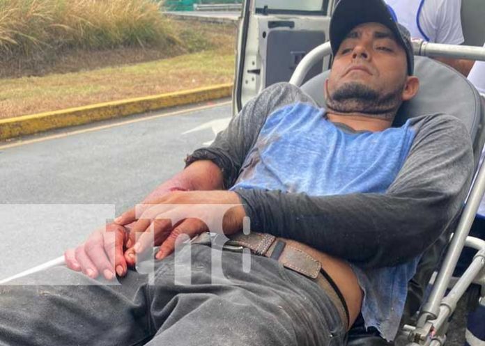Foto: Descuido casi le cuesta la vida a un motociclista en Rivas / TN8