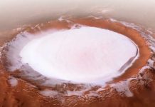 Encuentran enormes depósitos de hielo en el ecuador de Marte