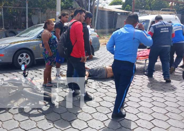 Foto: Accidente en Managua: Ayudante de bus es arrollado por motociclista/TN8
