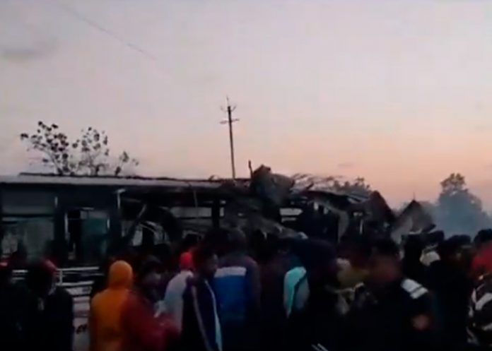 Foto: ¡Accidente mortal India! Colisión de autobús deja 14 muertos y más de 30 heridos/Cortesía