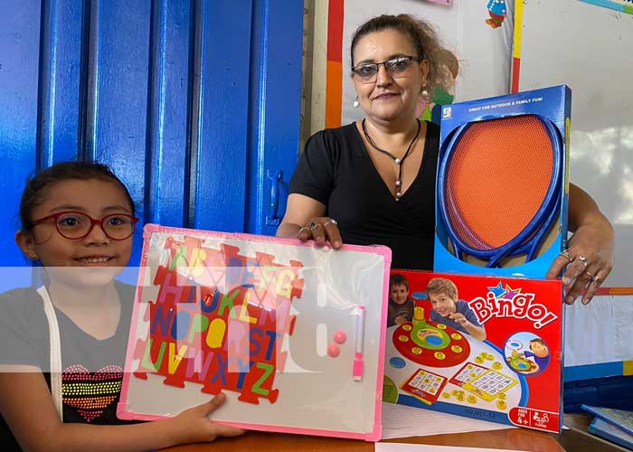 Foto: Niños y niñas del sistema educativo 2024 reciben juguetes didácticos en todo el país/TN8