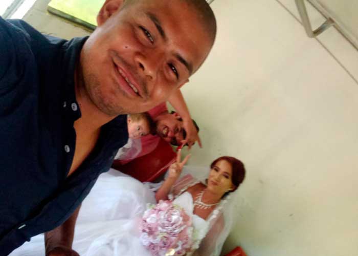 Foto: La novia valiente que dijo 'sí' al amor y al bus /cortesía