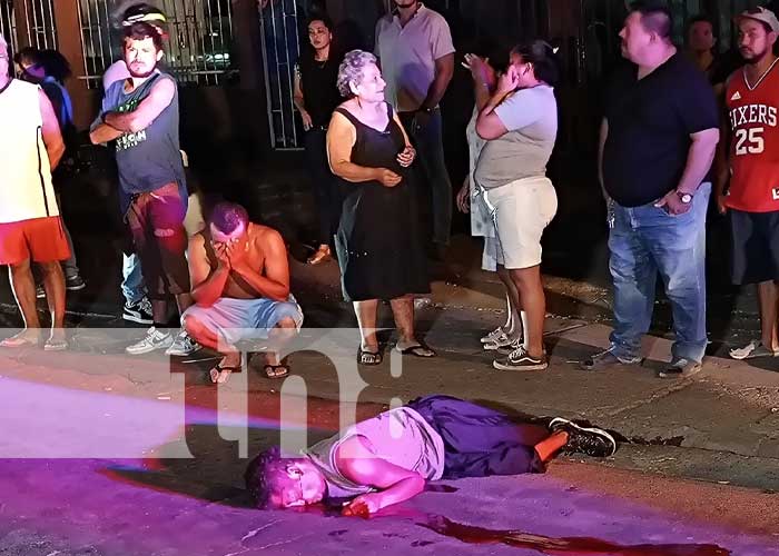 Foto: Peatón muere tras ser arrollado por microbús en el barrio La Fuente / TN8