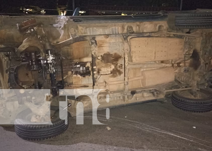 Cuantiosas pérdidas materiales tras accidente de tránsito en Carretera a Masaya