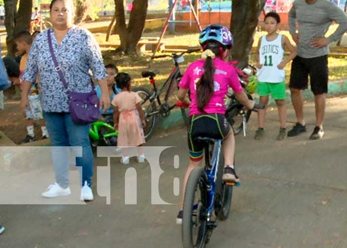 Inauguración del año deportivo de ciclismo en Villa Progreso, Managua