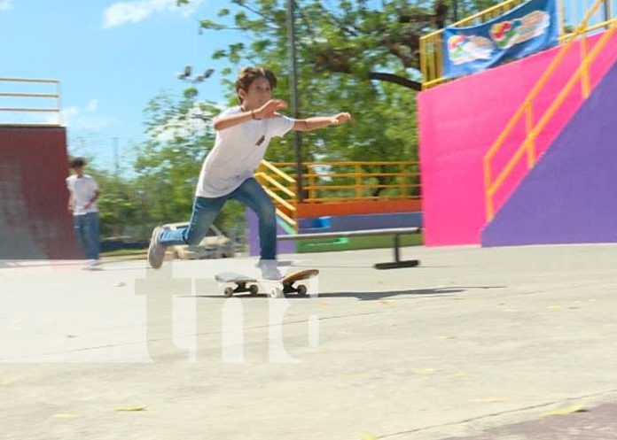 La academia de skateboarding en el Parque Luis Alfonso inicia año deportivo