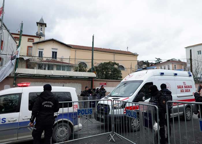 Un muerto en un ataque contra una iglesia italiana en Estambul