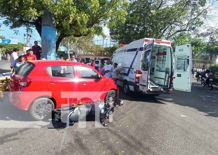 Foto: Invasión de carril en Managua / TN8