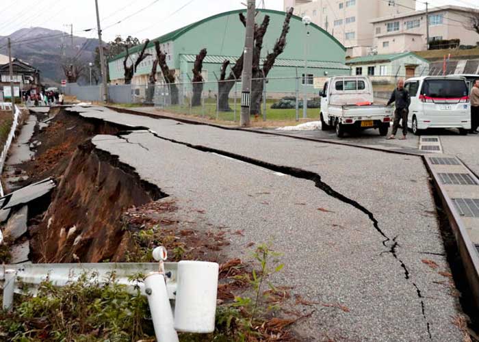 Potente terremoto en Japón deja al menos 48 muertos 