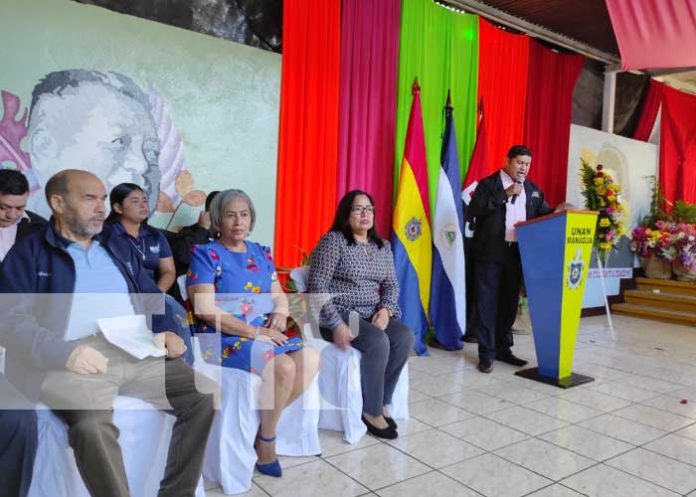 Foto: UNAN-Managua rinde homenaje a Leonel Rugama / TN8