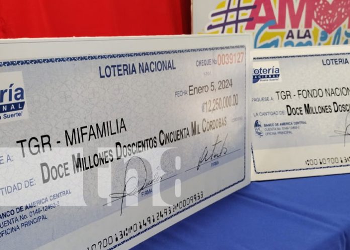 Foto: Entrega de utilidades de la Lotería Nacional / TN8