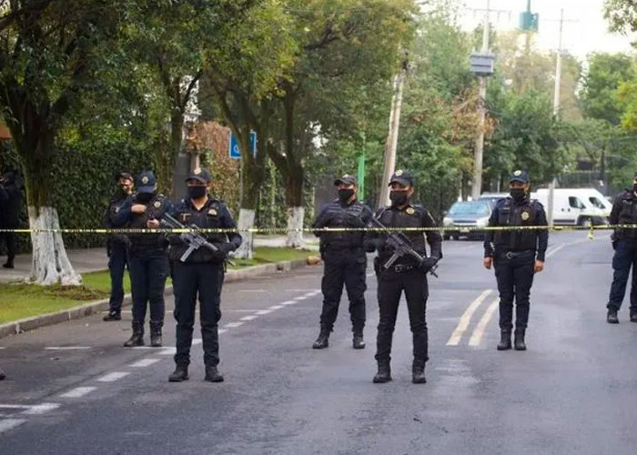 Cuatro policías muertos en tiroteo en el centro de México