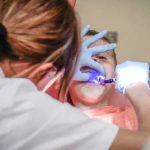 Niño muere tras ser anestesiado por su dentista en Europa