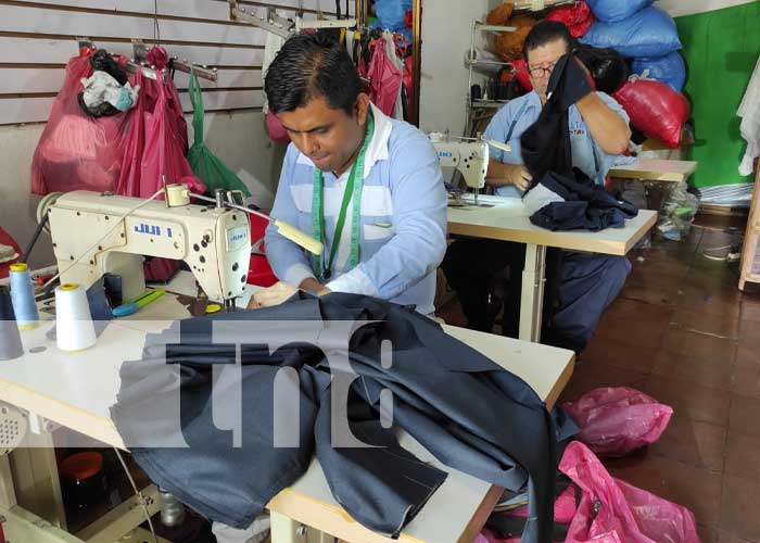Foto: Confección de uniformes escolares al alza en Managua / TN8