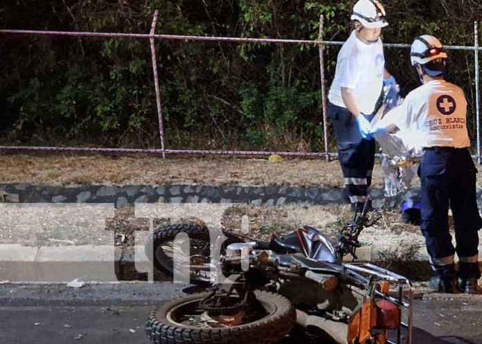 Foto: Motociclista pierde la vida tras impactar con una base de concreto en Managua/TN8
