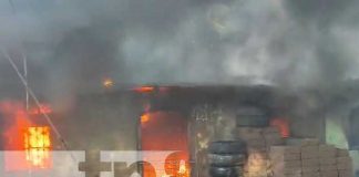 Foto: Voraz incendio arrasa con dos viviendas en el Barrio El Progreso de Acoyapa / TN8