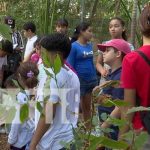 Foto: Niños del distrito VII aprenden a cuidar la reserva natural en el Arboretum Nacional/Cortesía