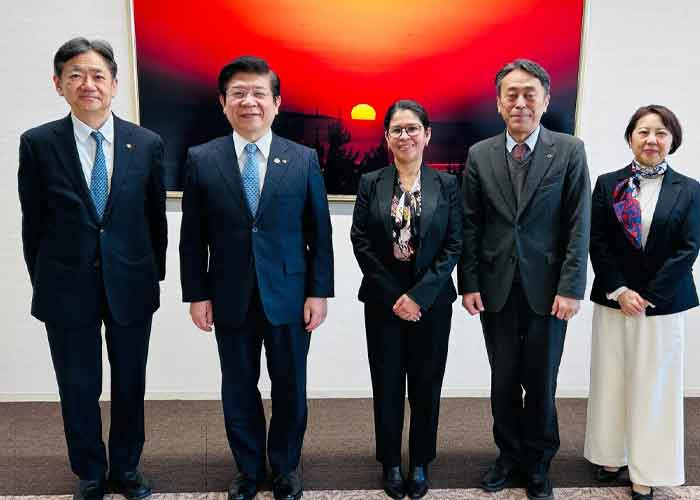 Embajadora de Nicaragua en Japón visita el museo de Bellas Artes Fuji