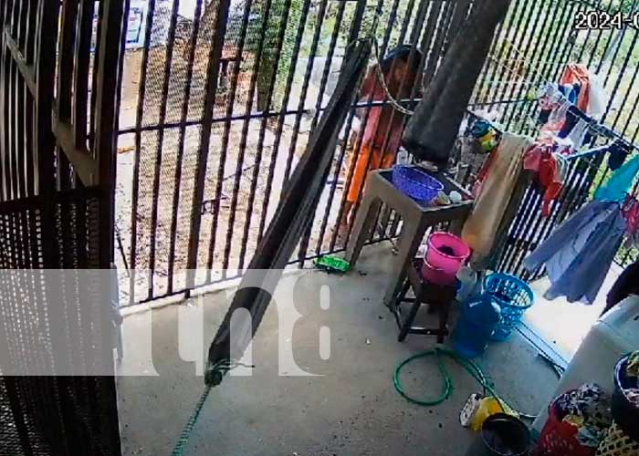 Video: Sujeto es captado al robar en una vivienda en Juigalpa
