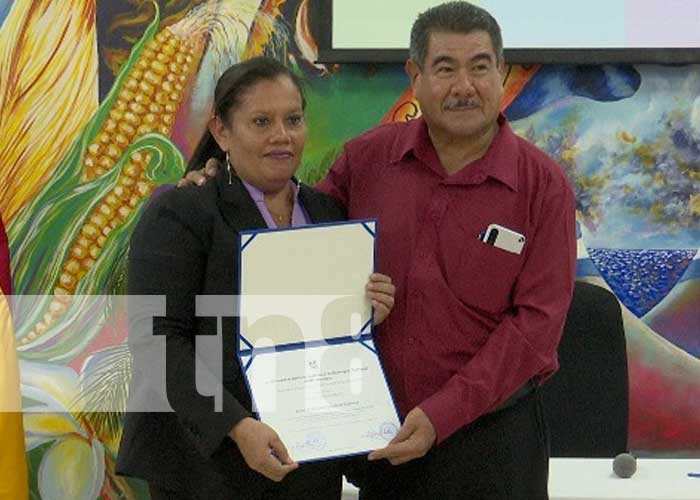 Foto: MINED clausura exitosamente diplomado en atención a niñez con discapacidad múltiple/TN8