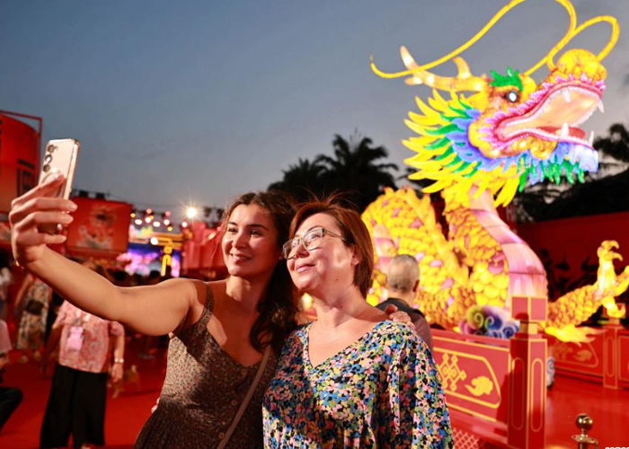 Entre dragones y flores, China celebra su Año Nuevo