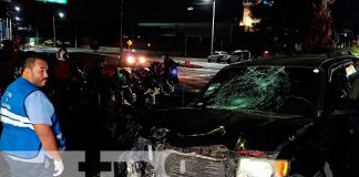 Impactante colisión entre moto y camioneta deja dos Jóvenes graves en Managua