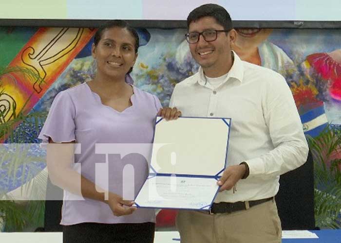 Foto: MINED clausura exitosamente diplomado en atención a niñez con discapacidad múltiple/TN8