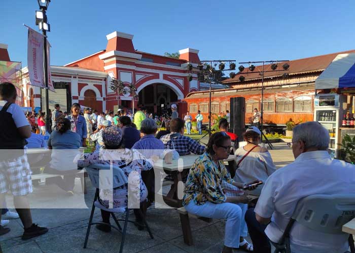 Foto: "Elegancia y originalidad": Nicaragua realiza I Festival de Guayaberas 2024 / TN8