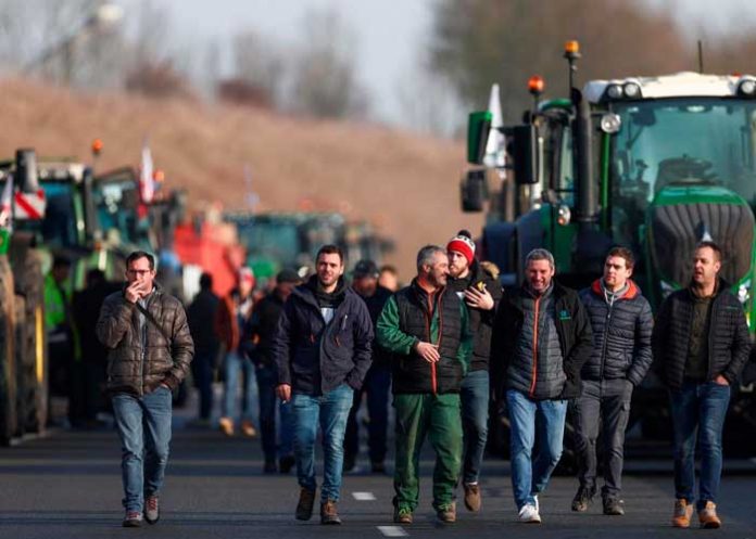 Foto: Francia: Agricultores protestan y Macron cancela debate / Cortesía