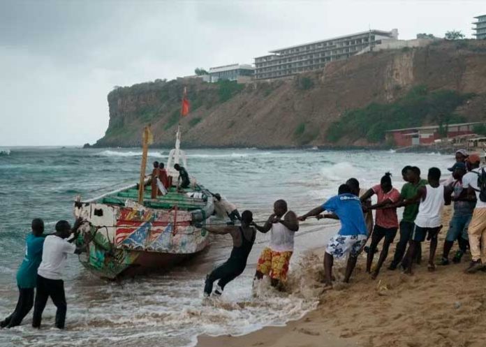 24 personas mueren en un naufragio en Senegal