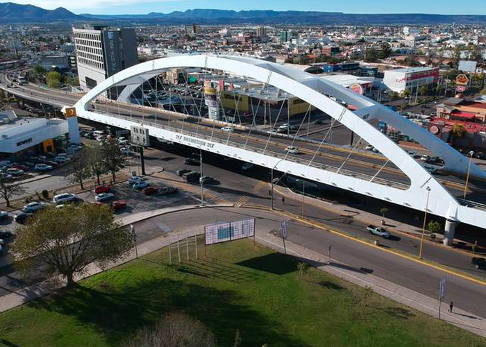 Hombre se quita la vida desde un puente en México