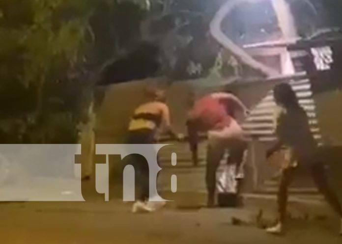 Foto: Fuerte agresión entre dos mujeres en el Reparto Schick, Managua / TN8
