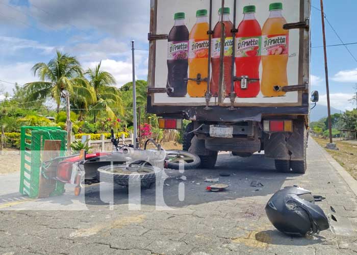 Foto: Accidente de tránsito provocado por mariposa en Ometepe / TN8