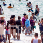 Familias disfrutan de las playas de Chinandega y del almíbar más grande