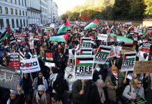 Miles de personas protestan en Londres por un alto el fuego en Gaza