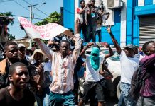 Foto: Haitianos protestan pese a la situación crítica /cortesía