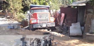 Viviendas afectadas tras colisión de camión en el Memorial Sandino, Managua